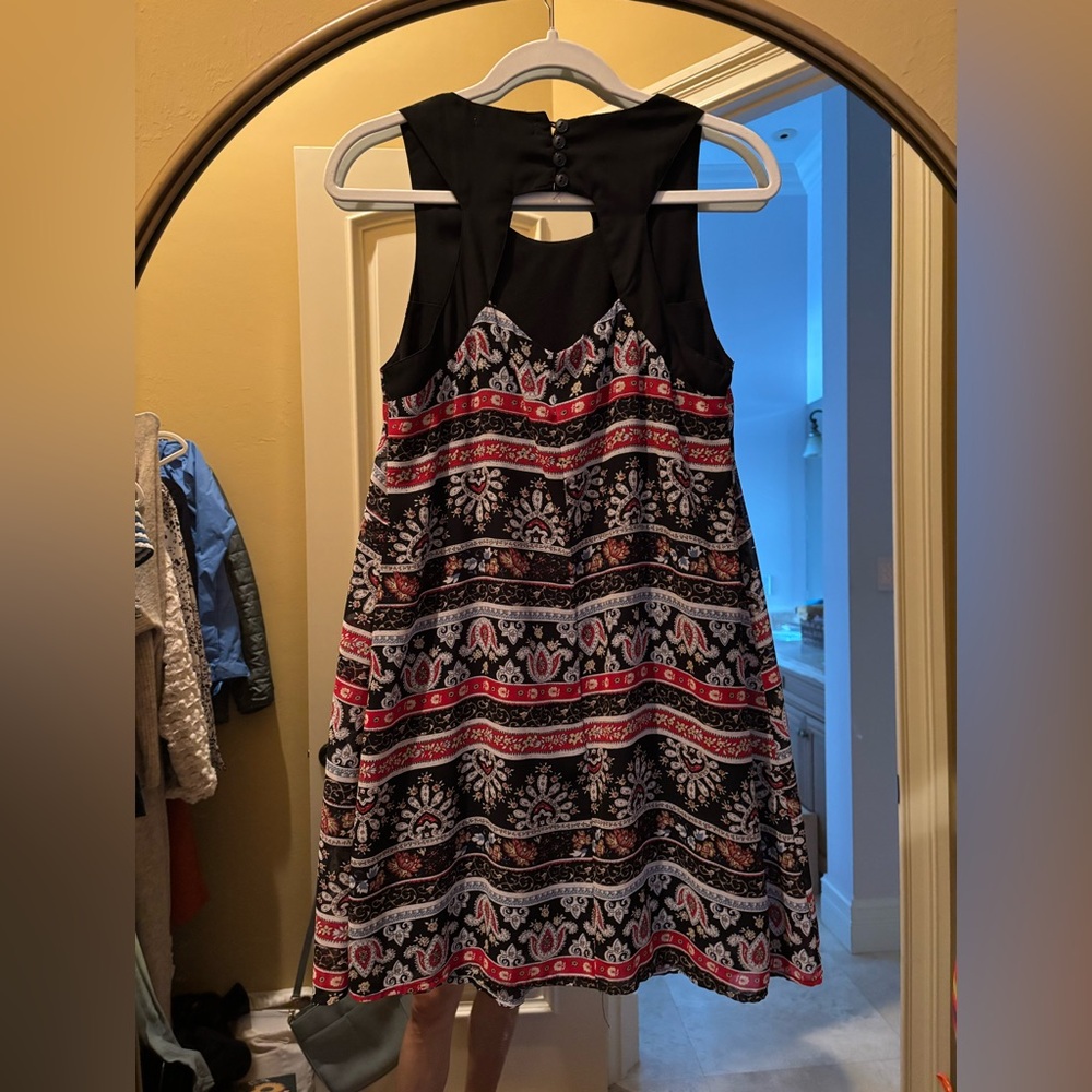Pattern dress - Picture 3 of 4
